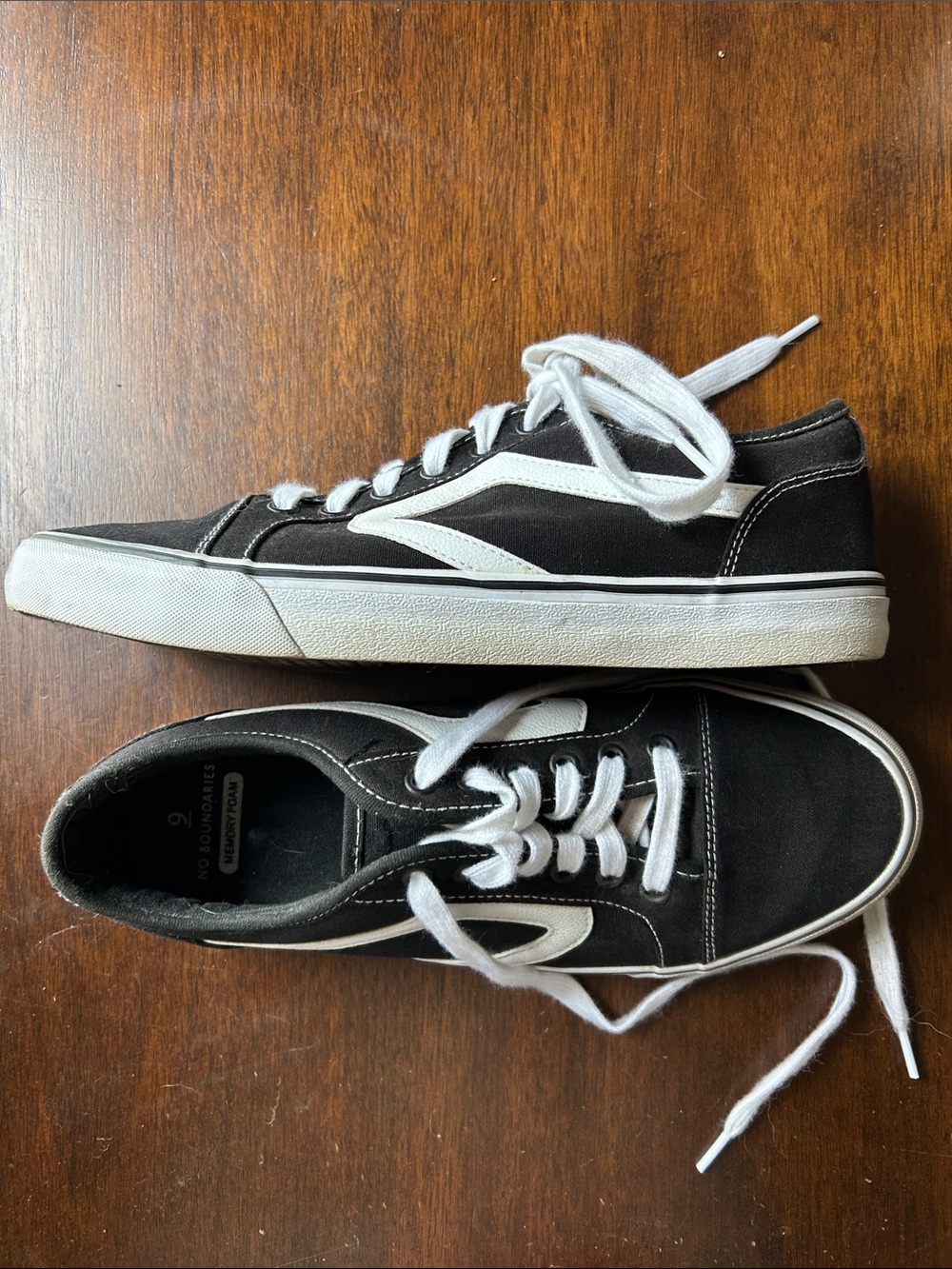 Men’s Black and White Low-Top Canvas Sneakers